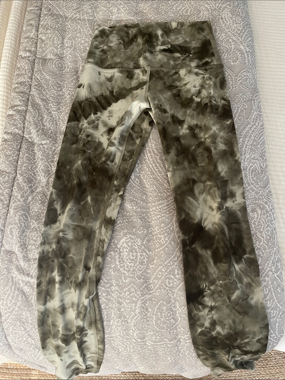 lululemon athletica Olive Green & Cream Tie-Dye Leggings. 25 inseam